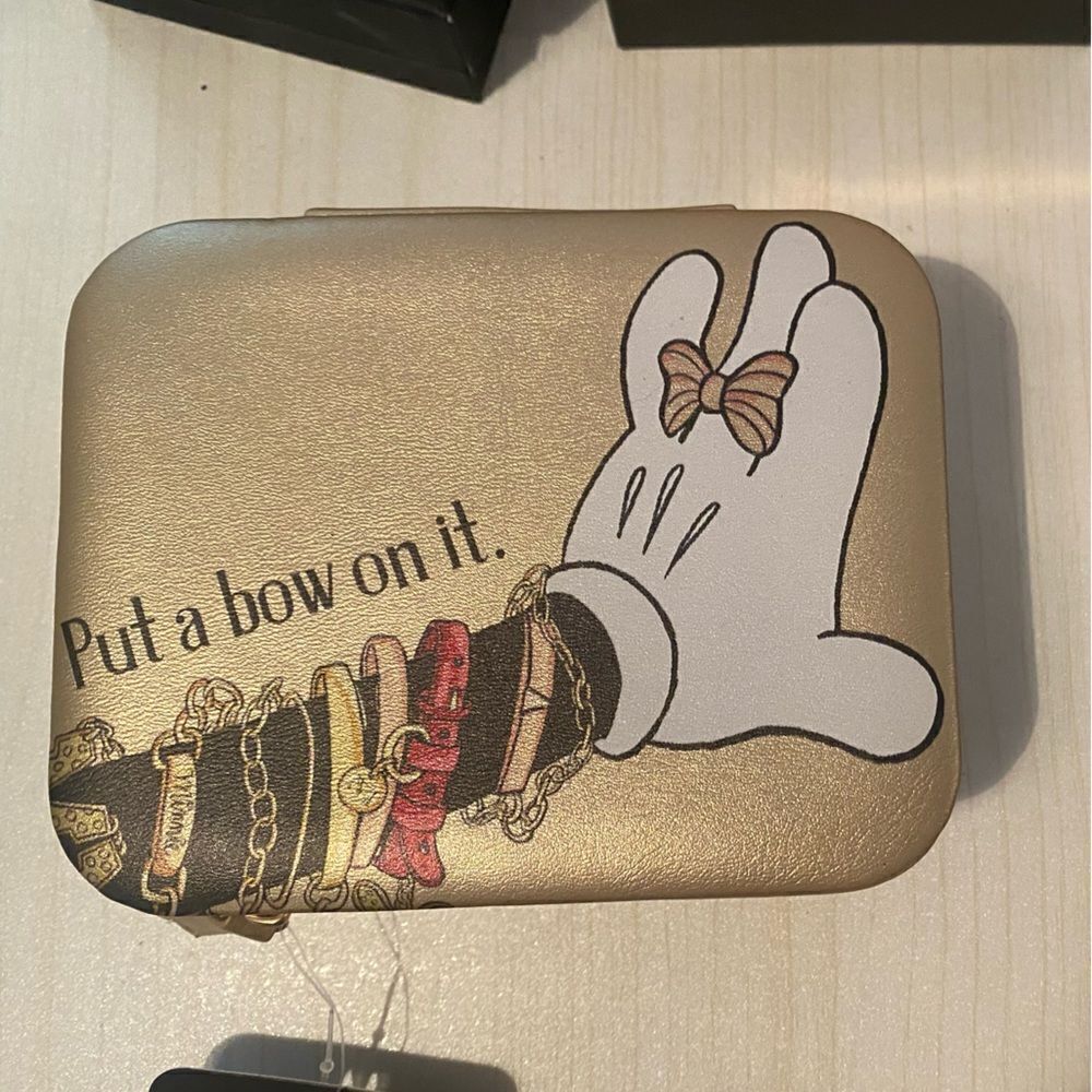 Disney Minnie Mouse Zip Up Jewelry Case